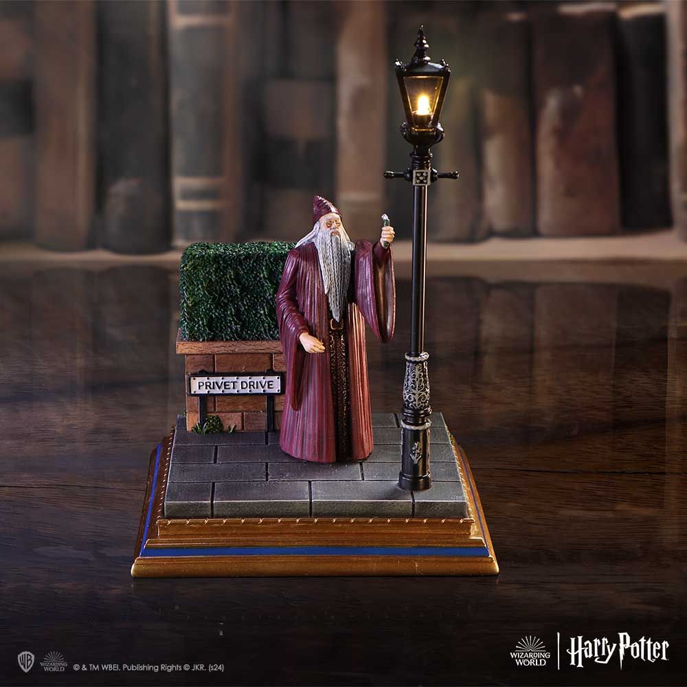 Figurina sculptata Harry Potter - Dumbledore Privet Drive