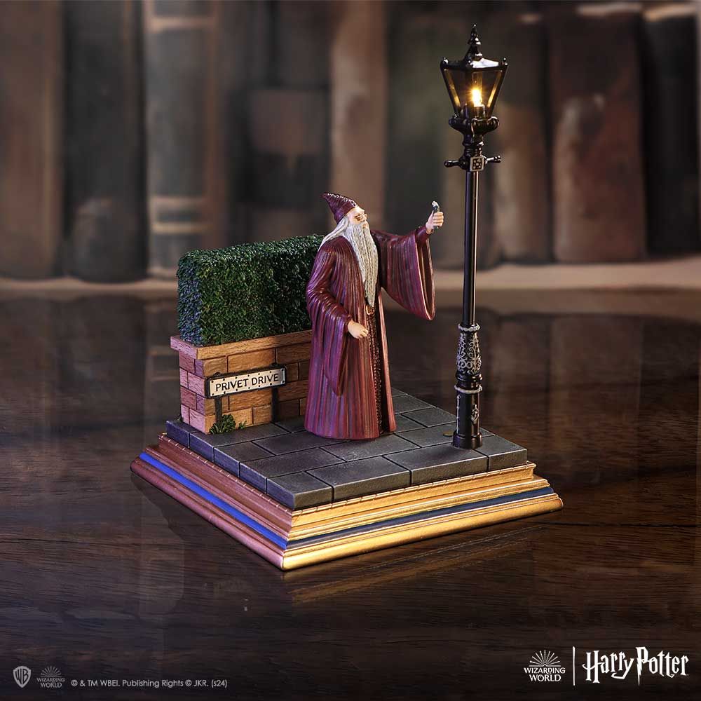 Figurina sculptata Harry Potter - Dumbledore Privet Drive