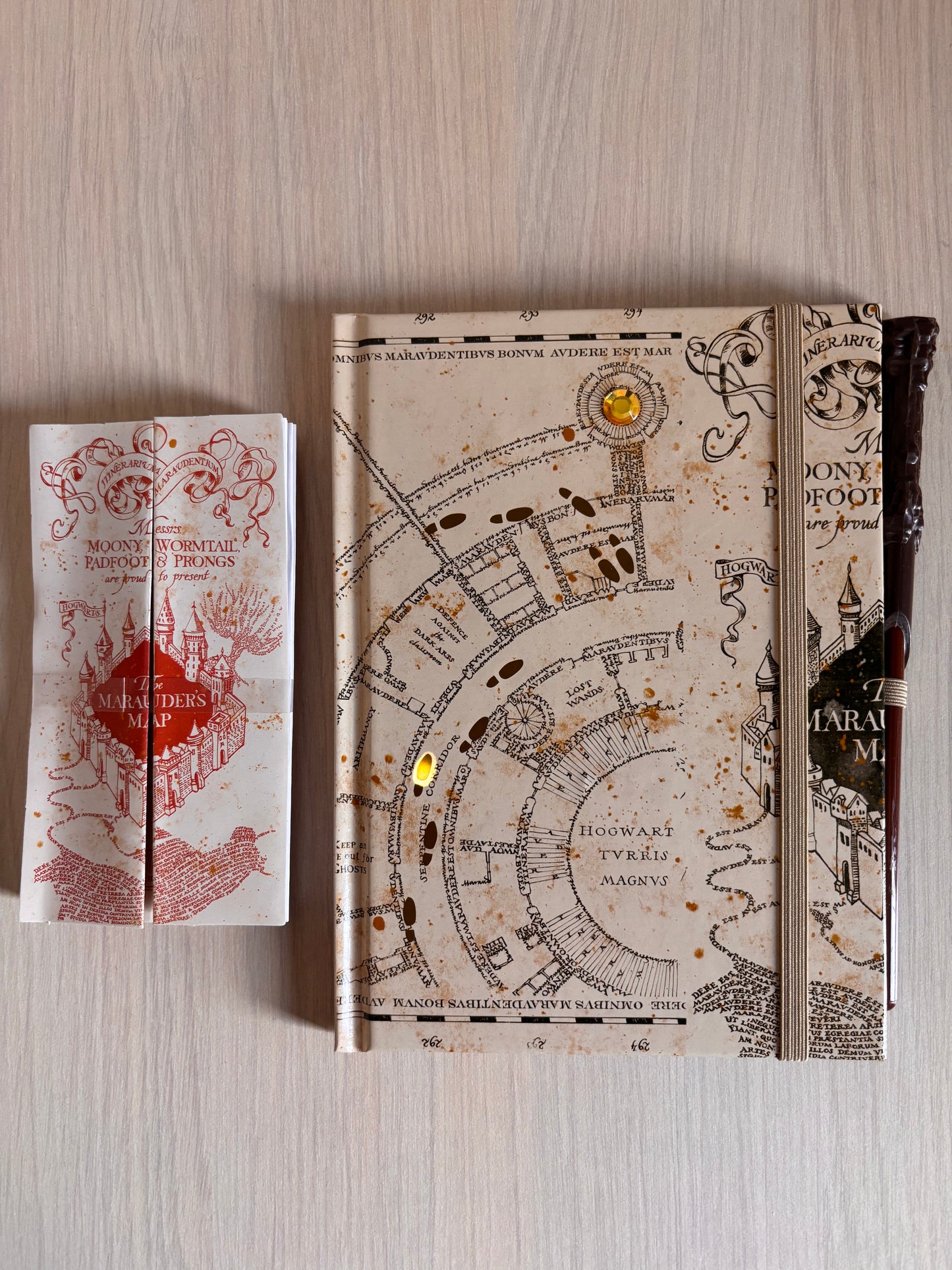 Set birotica Harry Potter Marauder's Map (caiet cu lumini LED, pix si harta)