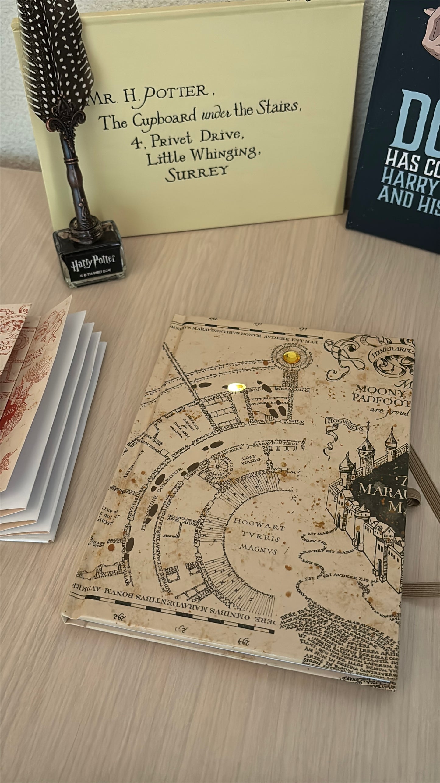 Set birotica Harry Potter Marauder's Map (caiet cu lumini LED, pix si harta)