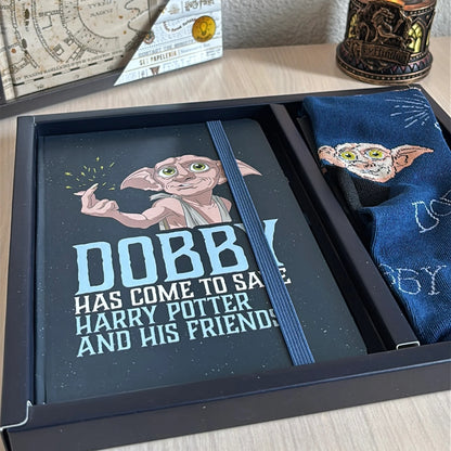 Caietul și șosetele Dobby în cutie, vedere de sus