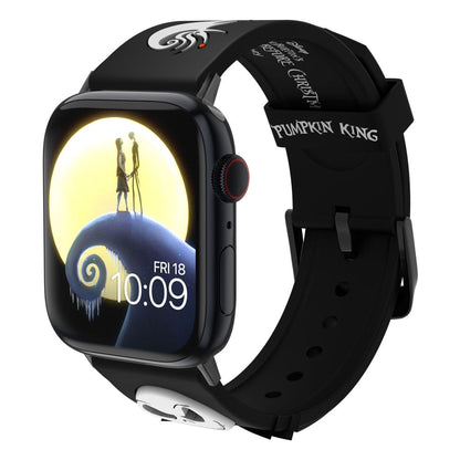 Apple Watch cu cureaua Jack Skellington, vedere din semiprofil