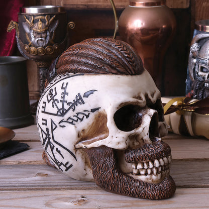 Decorațiunea craniu Ragnar pe raft, fotografie de ambient