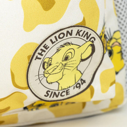 Detaliu cu emblema Simba The Lion King de pe ghiozdan