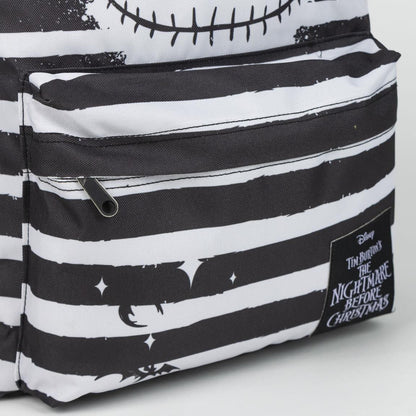 Detaliu cu buzunarul frontal al ghiozdanului Jack Skellington