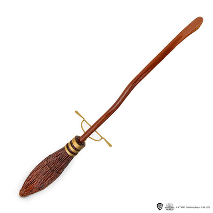 Replica măturii Nimbus 2000, vedere laterală
