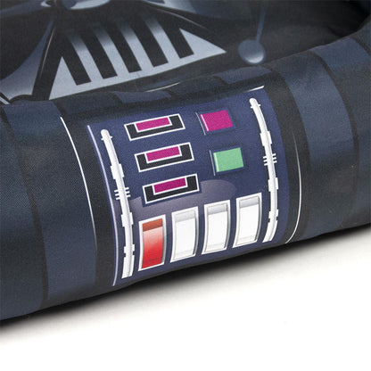 Detaliu cu panoul de comandă imprimat pe patul Darth Vader
